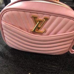 LV new wave camera bag on smoothie pink